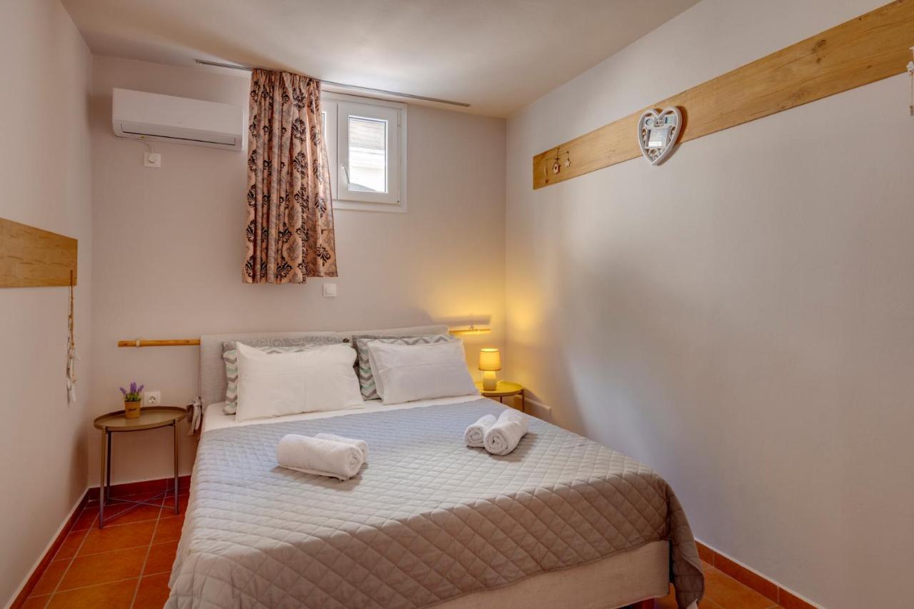 Fabbrica Bnb Vari  ภายนอก รูปภาพ